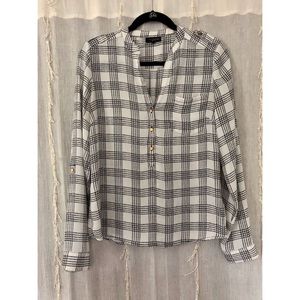 ✨sale!✨ White and Black Blouse from The Limited